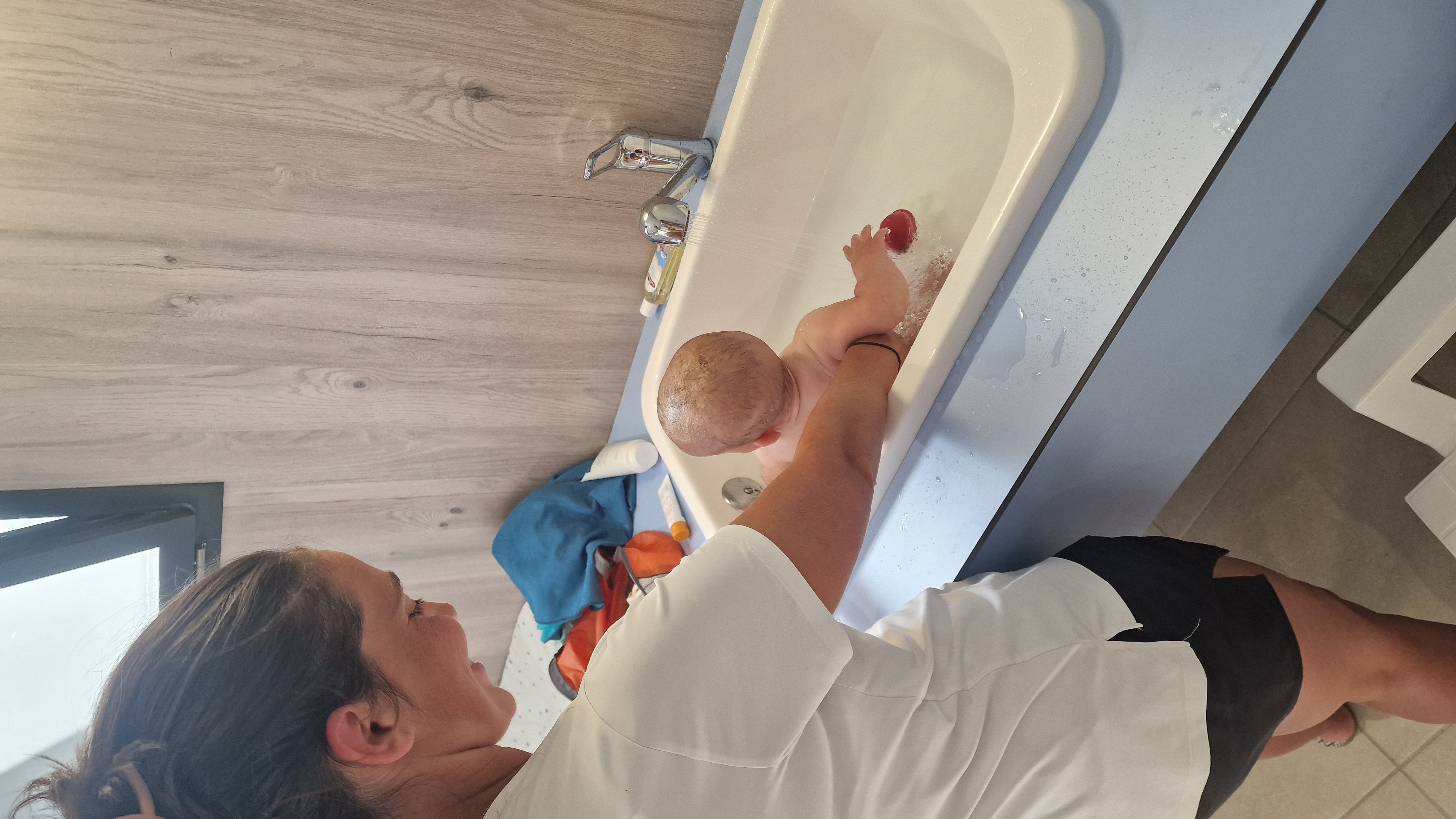 Bain et douches pour bébé en camping